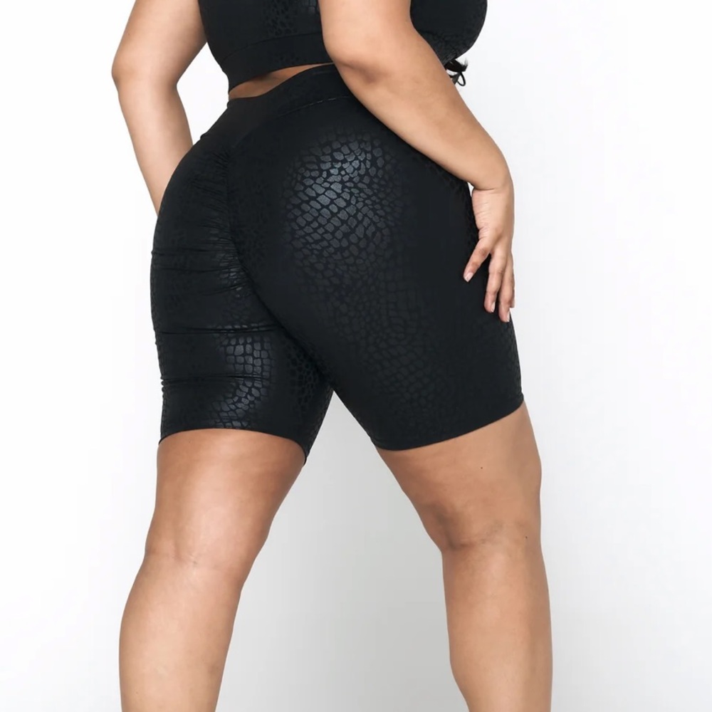 LICI Fit Luxe High Waist Scrunch Biker Short